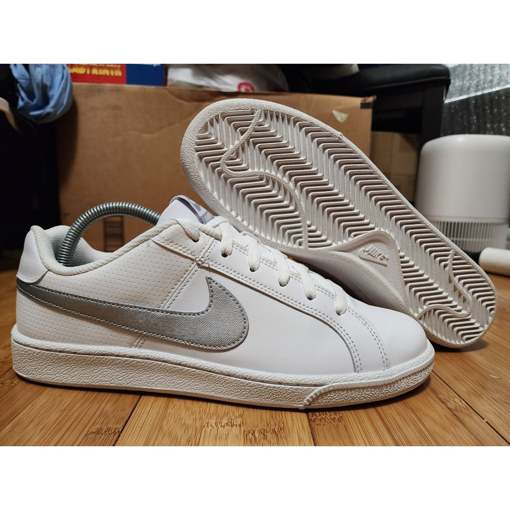 Nike Court Royale Athletic Shoes Womens Sz 9.5 White Silver Metallic 749867-100